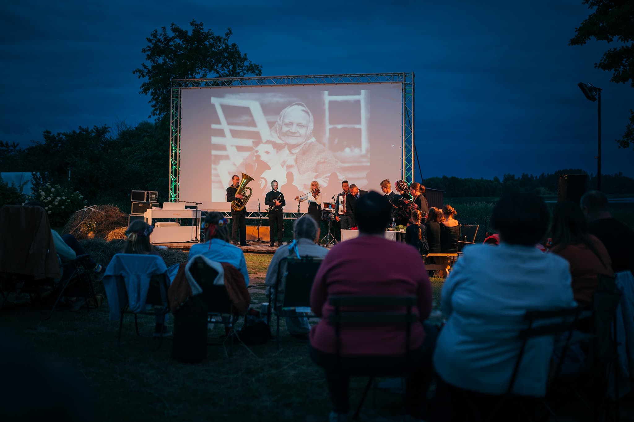 Brīvdabas kino-teātra vakars LIMUZĪNS JĀŅU NAKTS KRĀSĀ, "Atpūta Ludzā"